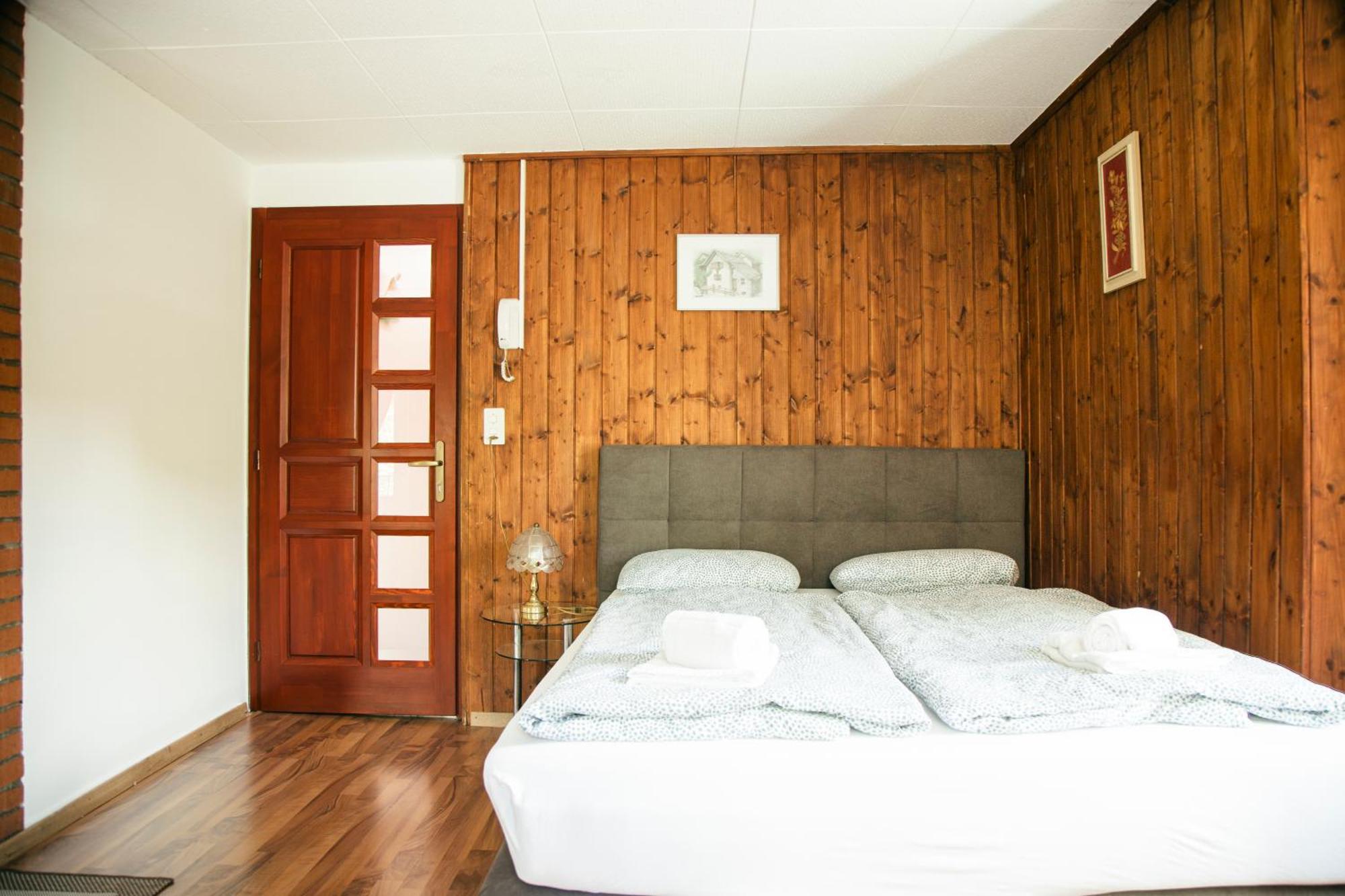Au Bord Du Lac Darligen Ngoại thất bức ảnh